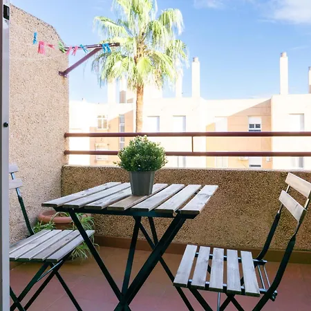 Sunny Hideaway Guadalmar Apartment *